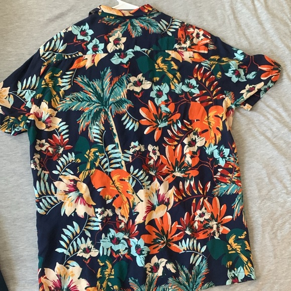 Floral button up  shirt - Picture 2 of 2